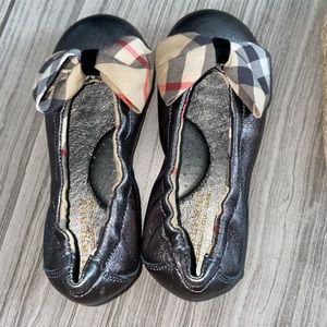 Burberry kid flats